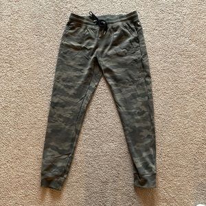 Zyia Camo joggers